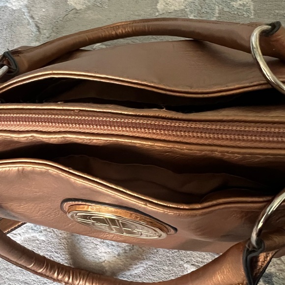 Bueno Bronze Metallic Handbag – Excellent Condition - Picture 12 of 16